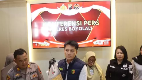 Miris! 2 Anak Dirantai di Teras Rumah, Tokoh Agama di Boyolali jadi Tersangka - GenPI.co