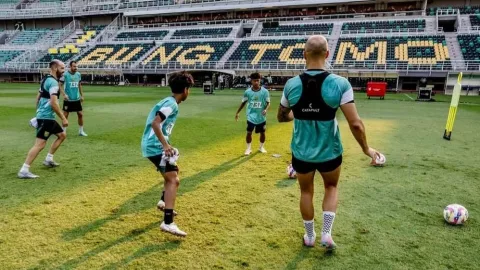 Persebaya Belum Puas, Eduardo Minta Tambahan Laga Uji Coba - GenPI.co