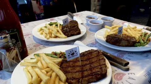Warung Steak Meatime, Daging Berkualitas Australia Harga Kaki 5 - GenPI.co