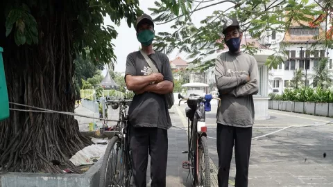 Ojek Sepeda Ontel Tetap Bertahan Hidup, Meski Tanpa Penumpang - GenPI.co