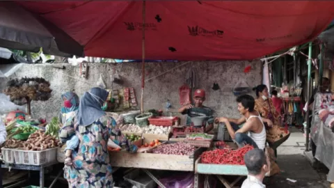 Pedagang Gorengan Terpukul, Harga Cabai di Pasar Meroket 100% - GenPI.co