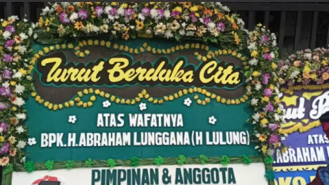 Lepas Kepergian Haji Lulung, Karangan Bunga Kolega Penuhi Jalan - GenPI.co