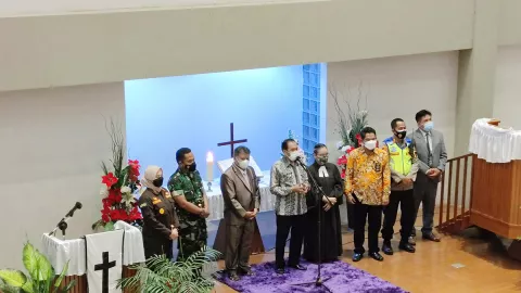 Plt Wali Kota Cimahi Pantau Ibadah Natal di HKBP Sisingamangaraja - GenPI.co