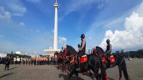 Pasukan Berkuda Amankan Tahun Baru di Jakarta - GenPI.co