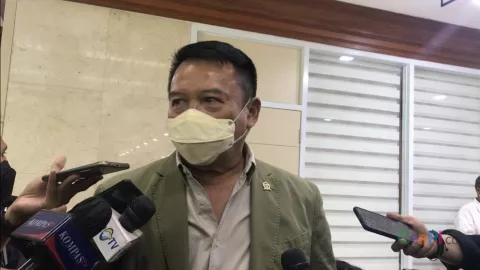 TB Hasanuddin Tepis Dugaan Politis Pangkostrad - GenPI.co