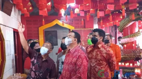 Anies Baswedan Kunjungi Kelenteng Hian Thian Siang Tee Bio - GenPI.co