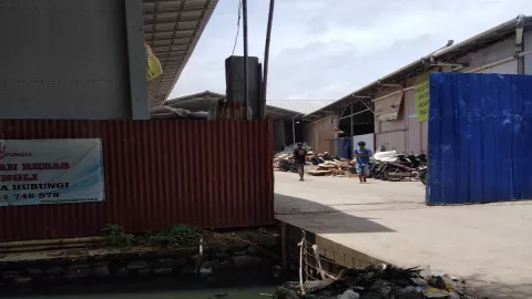 Bupati Harus Turun Tangan, Pabrik Plafon di Pakuhaji Tak Berizin - GenPI.co