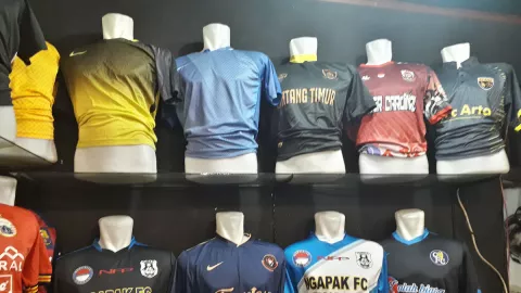 Bermain Sepak Bola Lebih Keren dengan Custom Jersey - GenPI.co