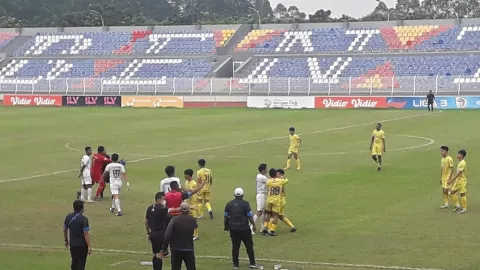 Kontroversi Persikota vs Farmel FC, Wasit Liga 3 Dapat Sogokan? - GenPI.co