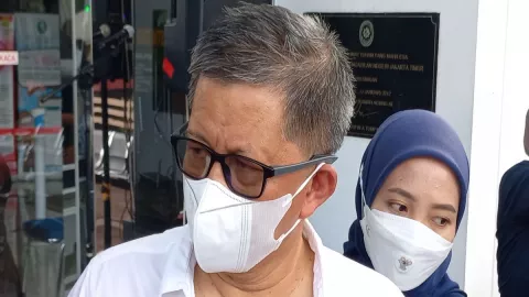 Rocky Gerung Curiga Ada yang Ingin Jebak Munarman - GenPI.co
