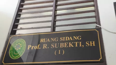 Sidang Kasus CPNS Bodong Anak Nia Daniaty Molor di PN Jaksel - GenPI.co