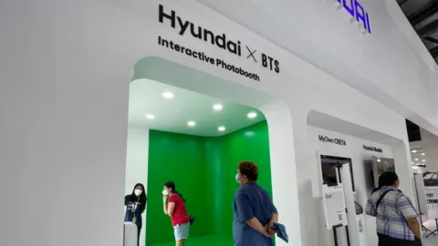 Mampir ke Booth Hyundai di JAW 2022, Bisa Foto Bareng Member BTS! - GenPI.co