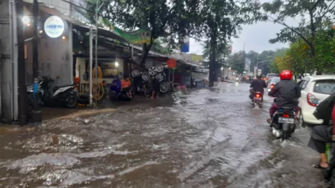 Peringatan BPBD DKI Soal Banjir Jakarta, Manggarai dan Pasar Ikan Siaga 3 - GenPI.co