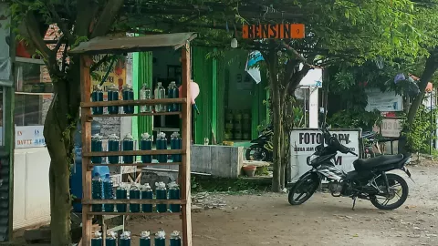 Masyarakat Ngawi Teriak Ada Penimbun Pertamax, Dijual Usai Naik - GenPI.co