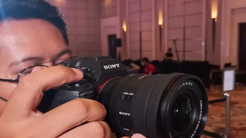 Pertama Kalinya, Lensa Alpha Sony Gunakan Enam XD - GenPI.co