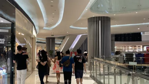 Gen Milenial Berburu Pakaian Lebaran di Lippo Mall Puri, Yuk! - GenPI.co