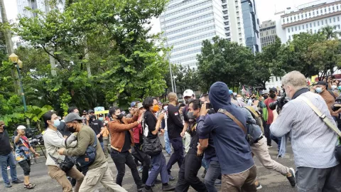 Provokator Teriak Saat Demo Mahasiswa, Langsung Diciduk Polisi - GenPI.co