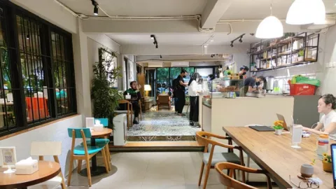 Kafe Sudut Satu, Tempat Nyaman Buat Bekerja, Bikin Fokus - GenPI.co