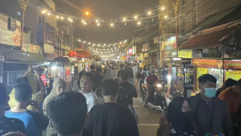 Surga Kuliner Malam di Pasar Lama Tangerang, Jajanannya Beragam - GenPI.co