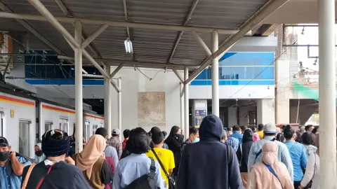 Perubahan Rute Commuter Line di Stasiun Manggarai Diklaim Membaik - GenPI.co