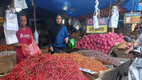 Harga Cabai Naik di Pasar Ciputat, Pedagang dan Pembeli Kesal - GenPI.co