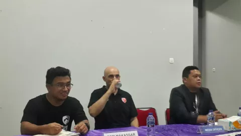 Bomber Anyar PSM Makassar Nihil Gol, Sang Pelatih Salahkan Wasit - GenPI.co