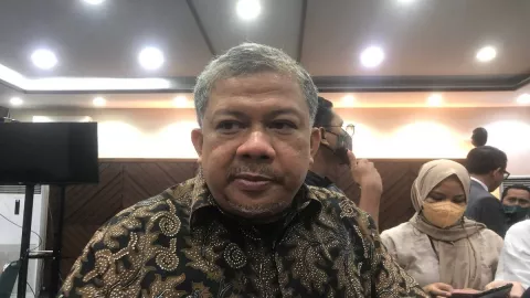 BBM Subsidi Hampir Habis, Fahri Hamzah Ingatkan Tugas Pemerintah - GenPI.co