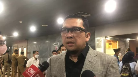 Wakil Ketua Banggar DPR Jatuh Pingsan Saat Rapat, ini Kata Doli - GenPI.co