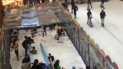 Ice Skating Jadi Favorit Pengunjung di Summarecon Mall Serpong - GenPI.co