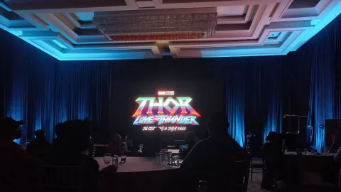 Premiere Night Thor: Love And Thunder Dibanjiri Fans Film Marvel - GenPI.co