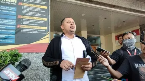 Medina Zein Mangkir Pemeriksaan, Uci Flowdea Minta Polisi Tegas - GenPI.co