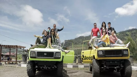 Komunitas Jeep Kompak Off Road Bareng Keluarga - GenPI.co