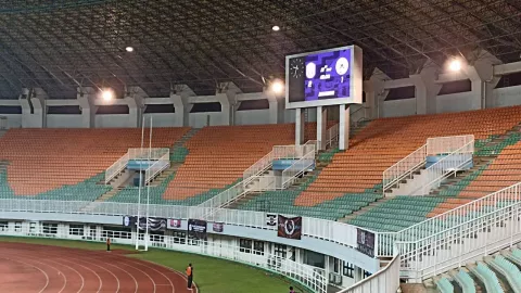 Banner Dukungan RANS Nusantara FC Berjejer, Mana Suporternya? - GenPI.co