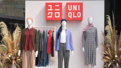 Sederhana dan Stylish dengan Uniqlo Modest Wear Fall/Winter 2022 - GenPI.co