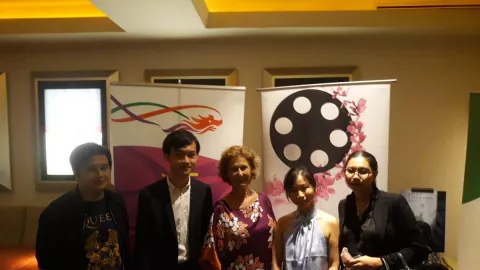 Penulis Mani Man Berbagi Pengalaman Terkait Film Shadows ke Sineas Muda Indonesia - GenPI.co