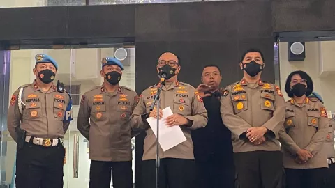 Polri Kirim Tim DVI ke Malang, Identifikasi Para Korban Tragedi Kanjuruhan - GenPI.co