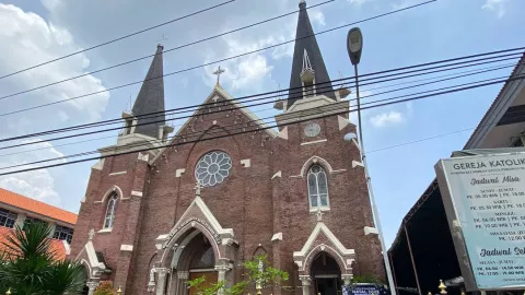 Berusia Ratusan Tahun, Inilah Gereja Kelahiran Santa Perawan Maria Surabaya - GenPI.co