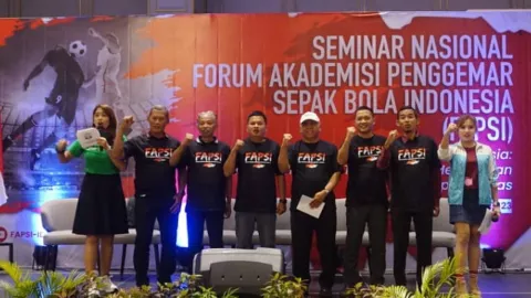 FAPSI Seminar di Surabaya, Kaji Revolusi SDM Sepak Bola Indonesia - GenPI.co