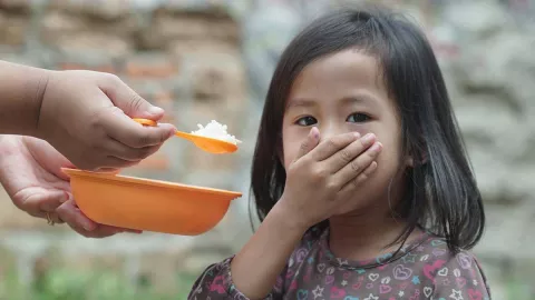 Dokter Sarankan Orang Tua Tak Terlalu Kekang Anak Alergi Makanan - GenPI.co
