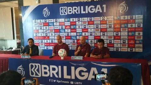 Blak-blakan, Pelatih PSM Makassar Akui Sulit Lawan Persija Jakarta - GenPI.co