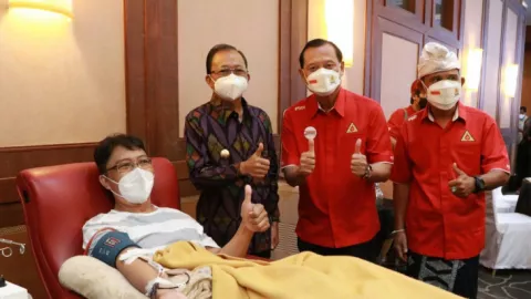 Pendonor Darah Usia Lanjut Dapat Fasilitas Ini dari Gubernur Bali - GenPI.co BALI
