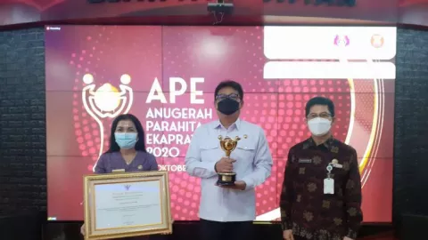 Bangga! Gianyar Bali Raih Penghargaan dari Kementerian PPPA - GenPI.co BALI