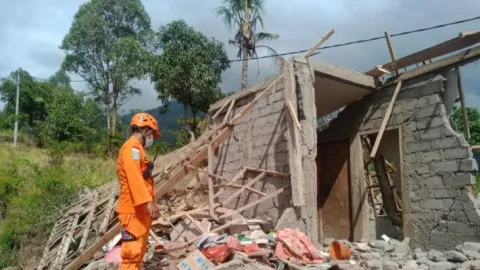 Gempa Karangasem Bali: Basarnas Sukses Evakuasi 3 Korban Jiwa - GenPI.co BALI
