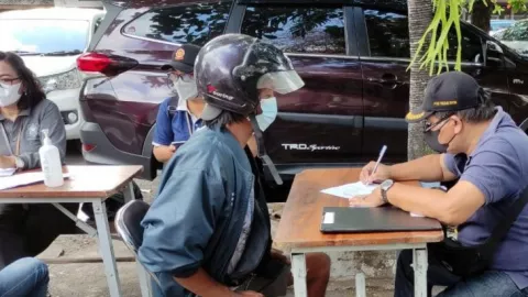 Tim Yustisi Denpasar Bali Bergerak, 21 Pelanggar Prokes Ditindak - GenPI.co BALI
