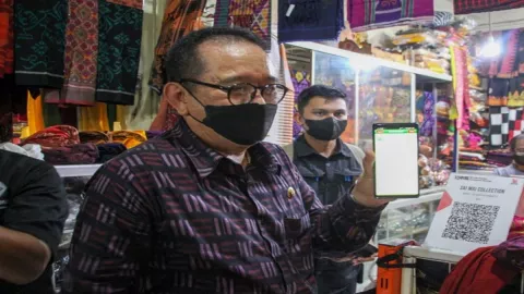 Cok Ace Ajak Pedagang Pasar Manfaatkan Transaksi Digital - GenPI.co BALI