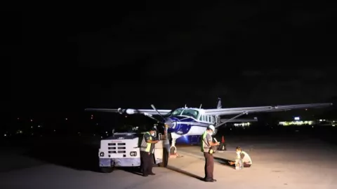 Pesawat Bawa 12 WNI dari Singapura Mendarat di Bali, Misterius - GenPI.co BALI
