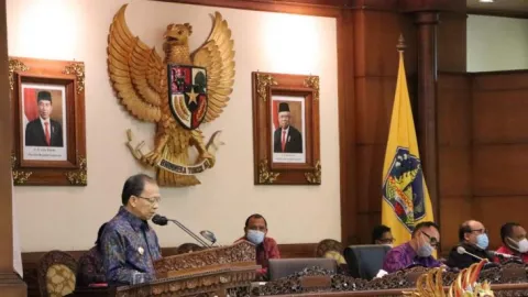 Bareng DPRD Bawa Bali Capai Ini, Gubernur Koster Usul 3 Ranperda - GenPI.co BALI