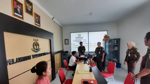 Maling Uang Rakyat Rp137 M, Ketua LPD Buleleng Tersangka Korupsi - GenPI.co BALI