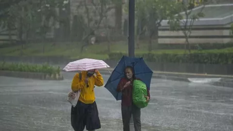 Peringatan Dini Cuaca Bali Hari Ini, BMKG: Ada Hujan Petir - GenPI.co BALI