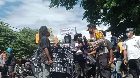 Demi Papua Barat Merdeka, AMP Bali Demo ke Jalan Renon Denpasar - GenPI.co BALI